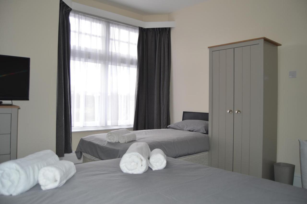 Hotel The Rose & Crown Bulford Zewnętrze zdjęcie